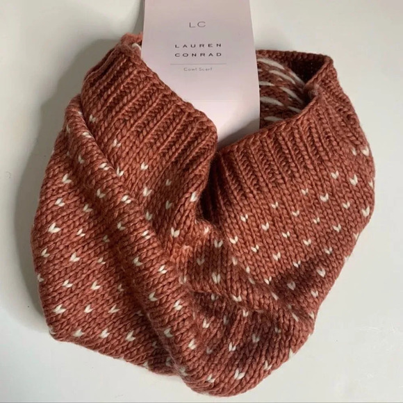 LC Lauren Conrad scarfs - Picture 3 of 5